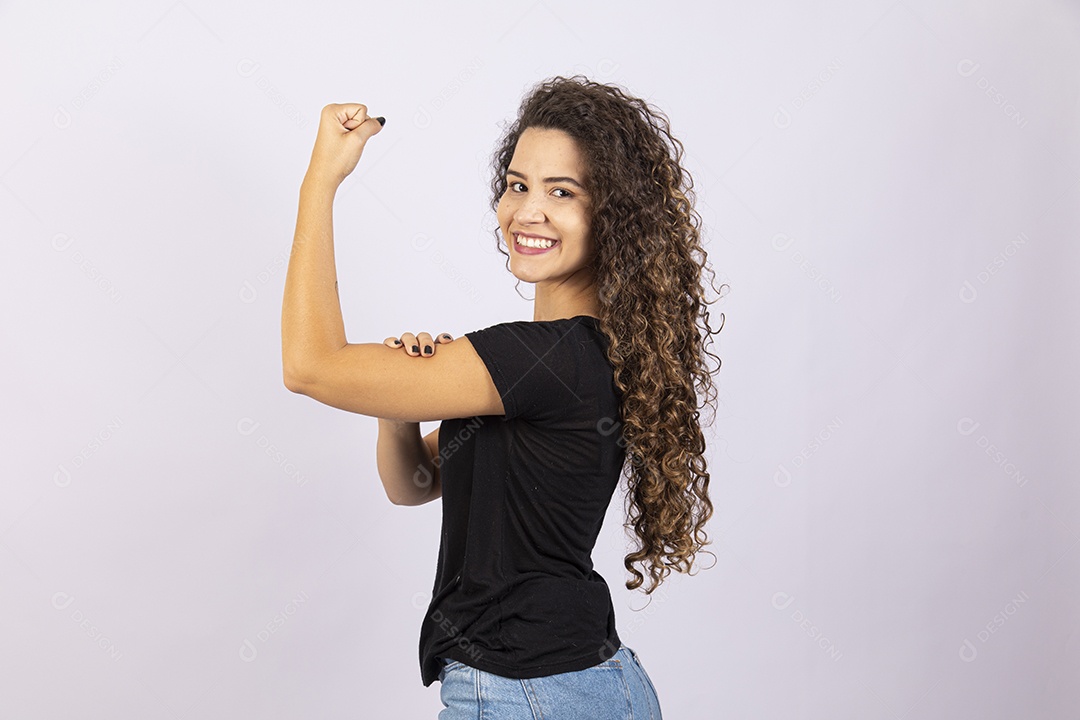 Linda mulher garota jovem sobre fundo isolado