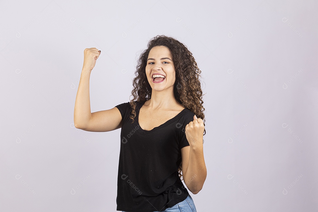 Linda mulher garota jovem sobre fundo isolado
