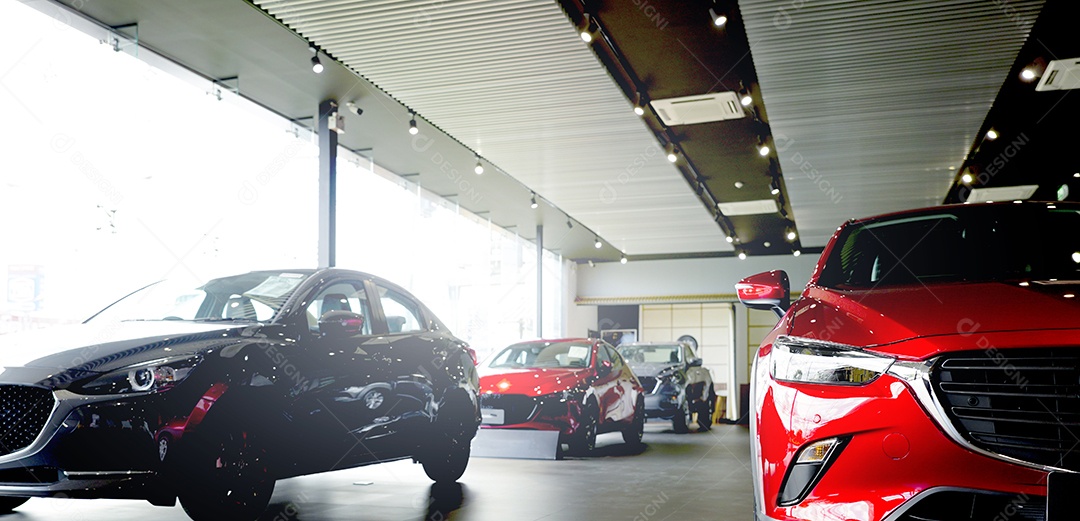 Carro estacionado em showroom de luxo escritório de concessionária de carros
