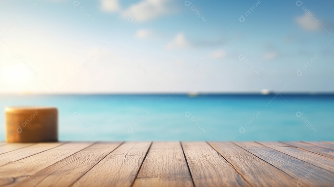 Mesa de madeira com desfoque bokeh luz mar e céu na praia Verão a estação mais quente.