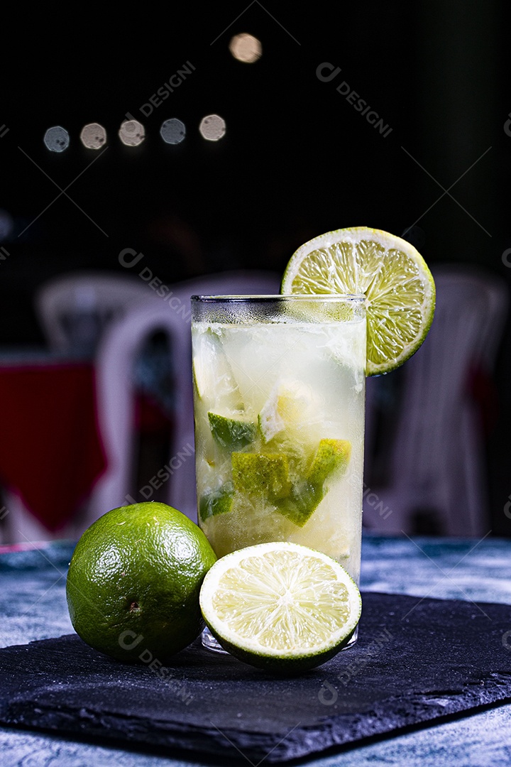 Deliciosa caipirinha de limão
