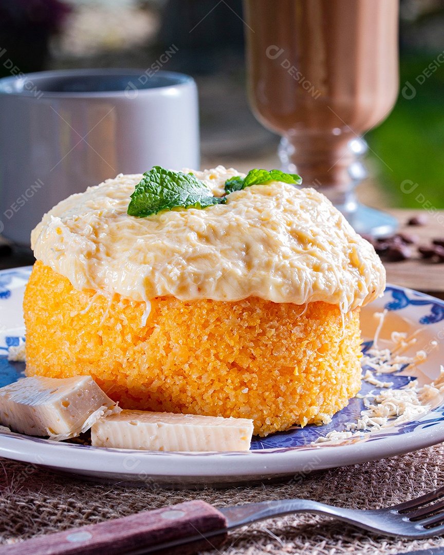 Delicioso cuscuz com queijo coalho