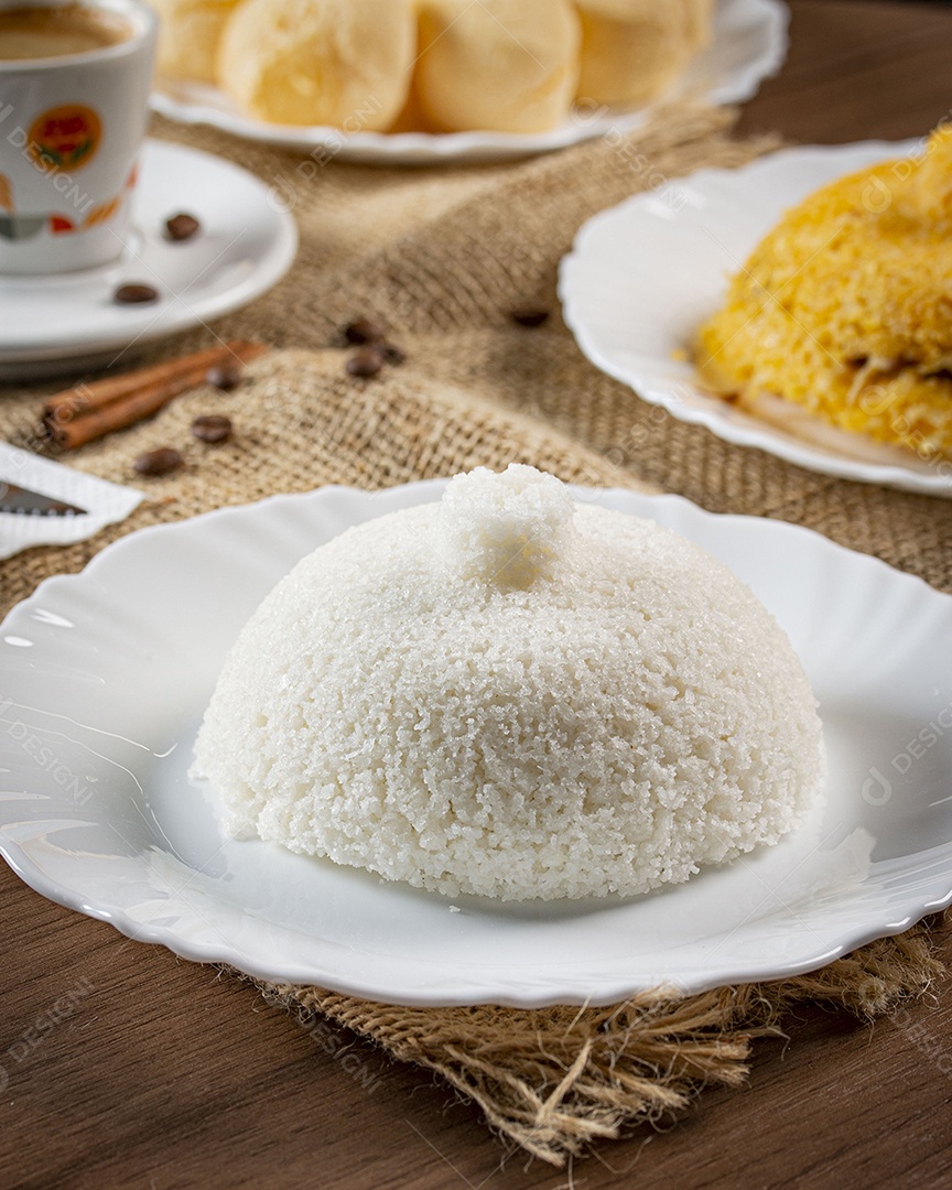 Prato com cuscuz de arroz