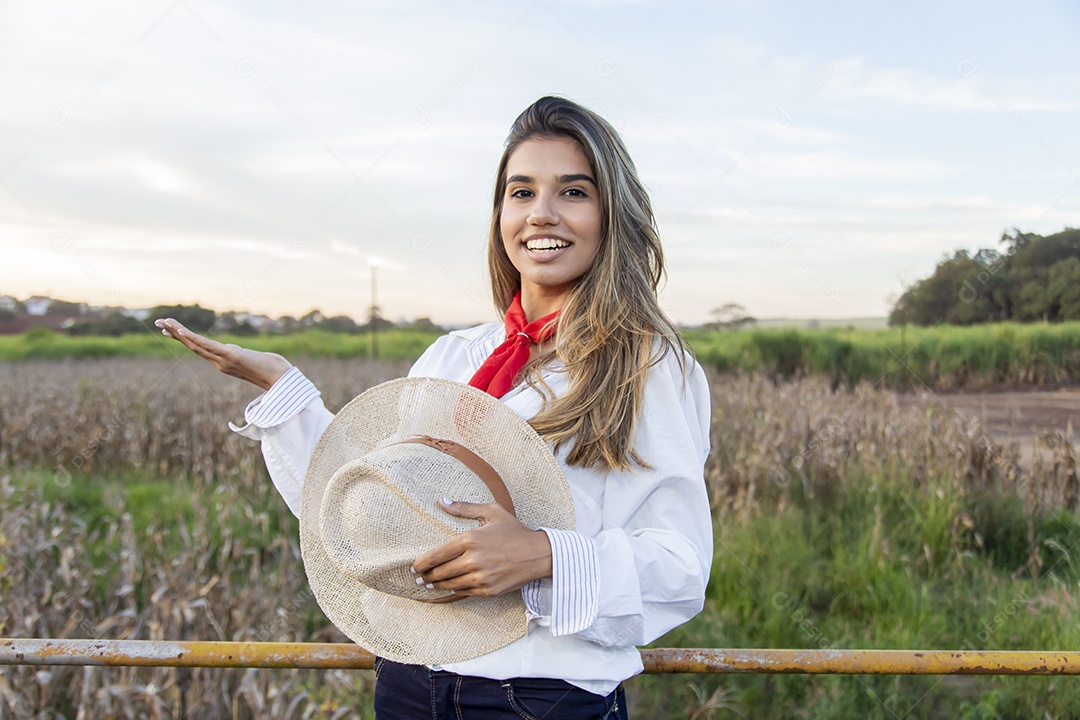 Mulher jovem garota agricultora