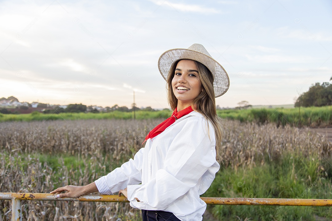 Mulher jovem garota agricultora