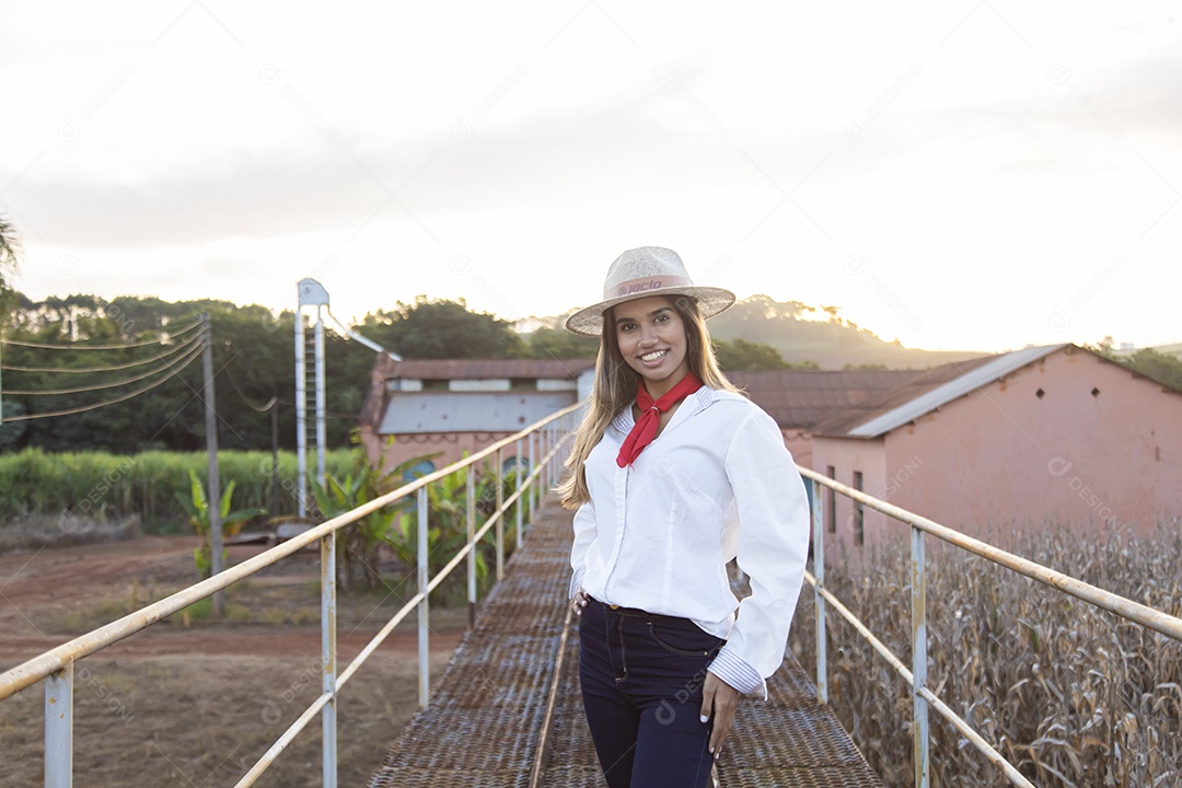 Mulher jovem garota agricultora