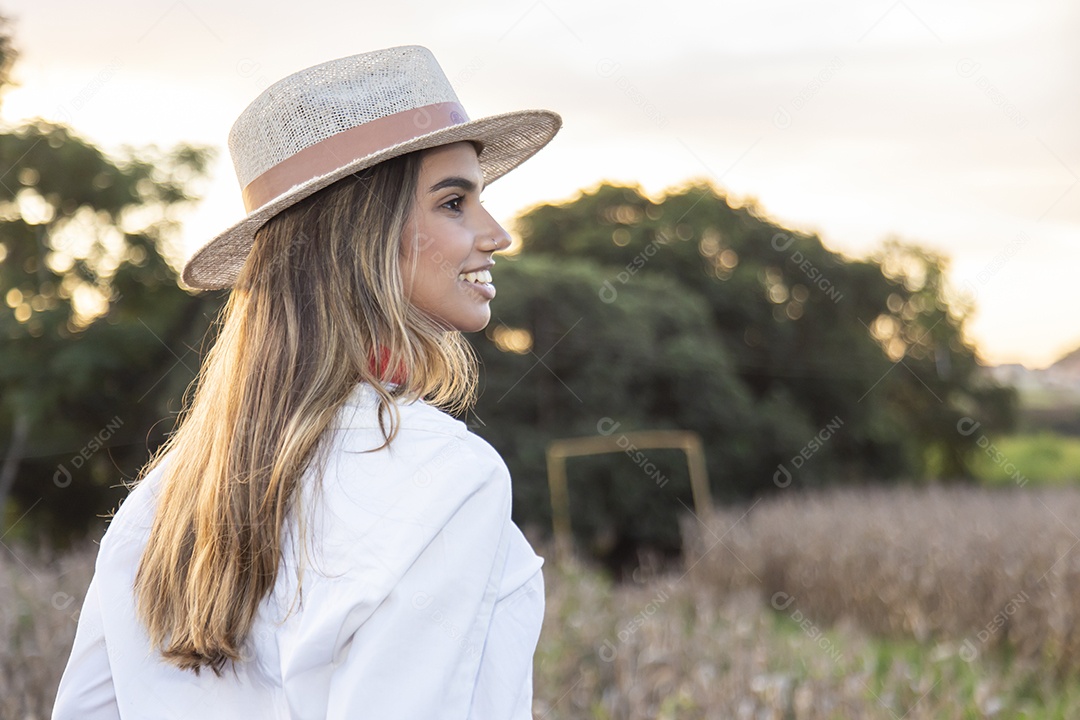 Mulher jovem garota agricultora
