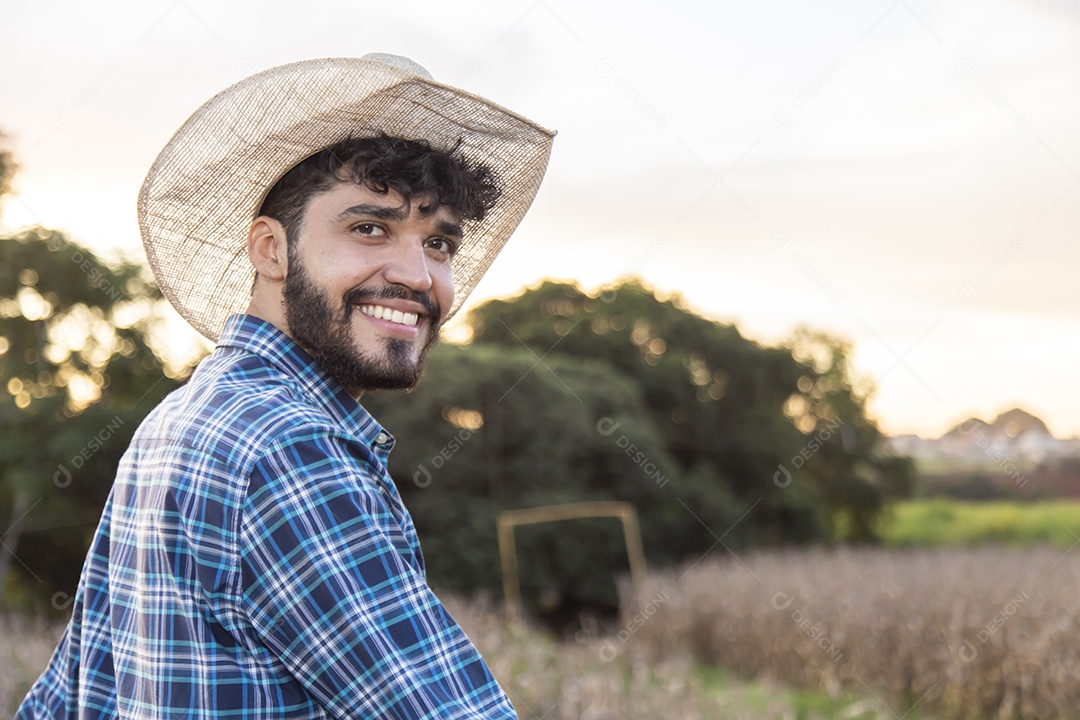 Homem jovem garoto agricultor