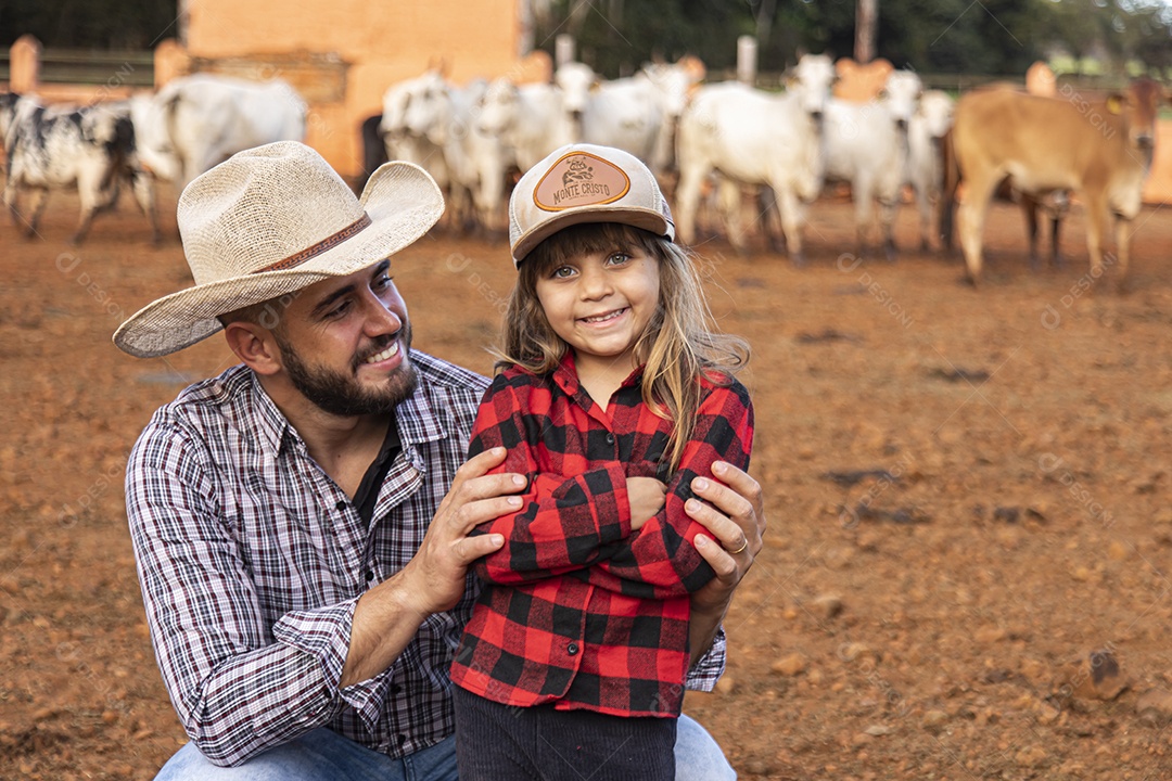 Filha ao lado de seu pai agropecuarista