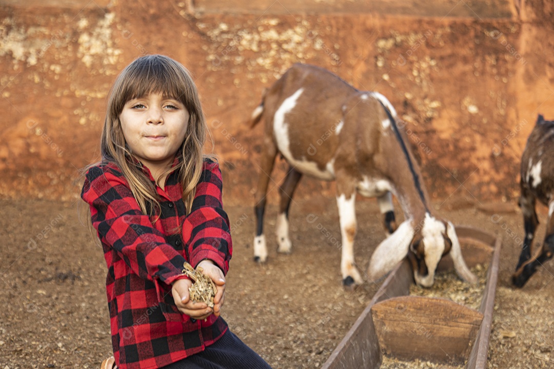 Linda garotinha sobre fazenda