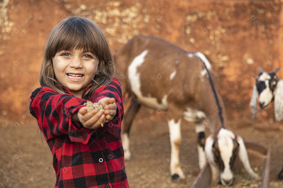 Linda garotinha sobre fazenda