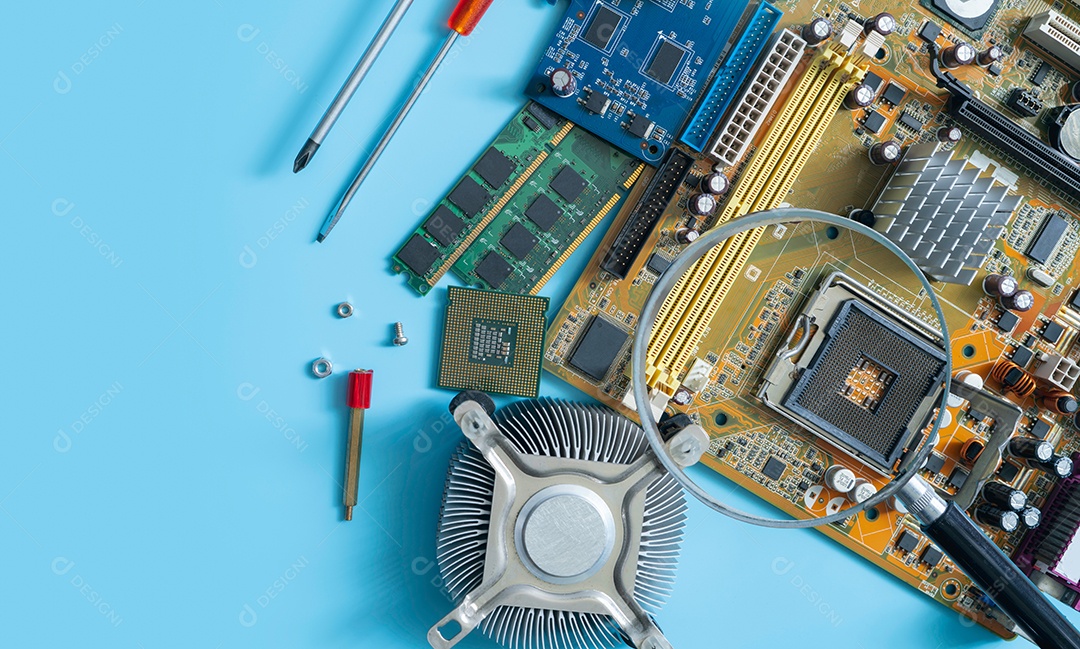 Chip de computador e lupa