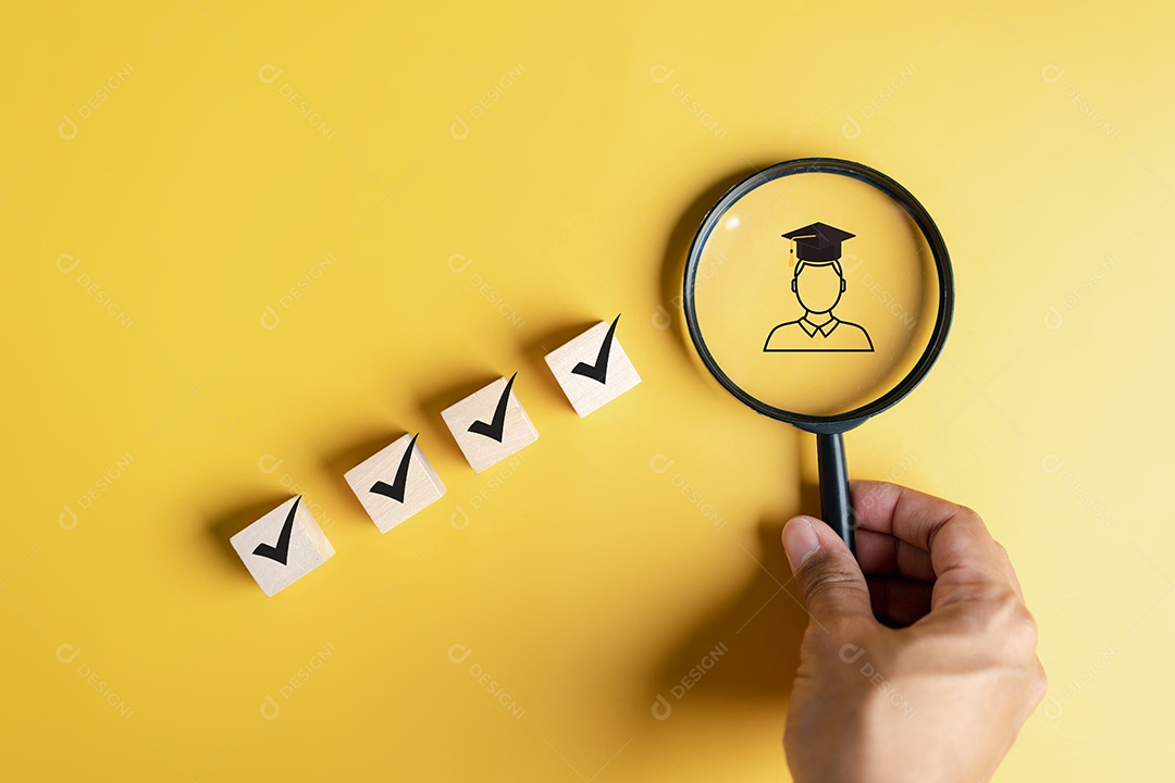 Etapas da educação que levam ao objetivo de sucesso. Tomando medidas estratégicas para a graduação.