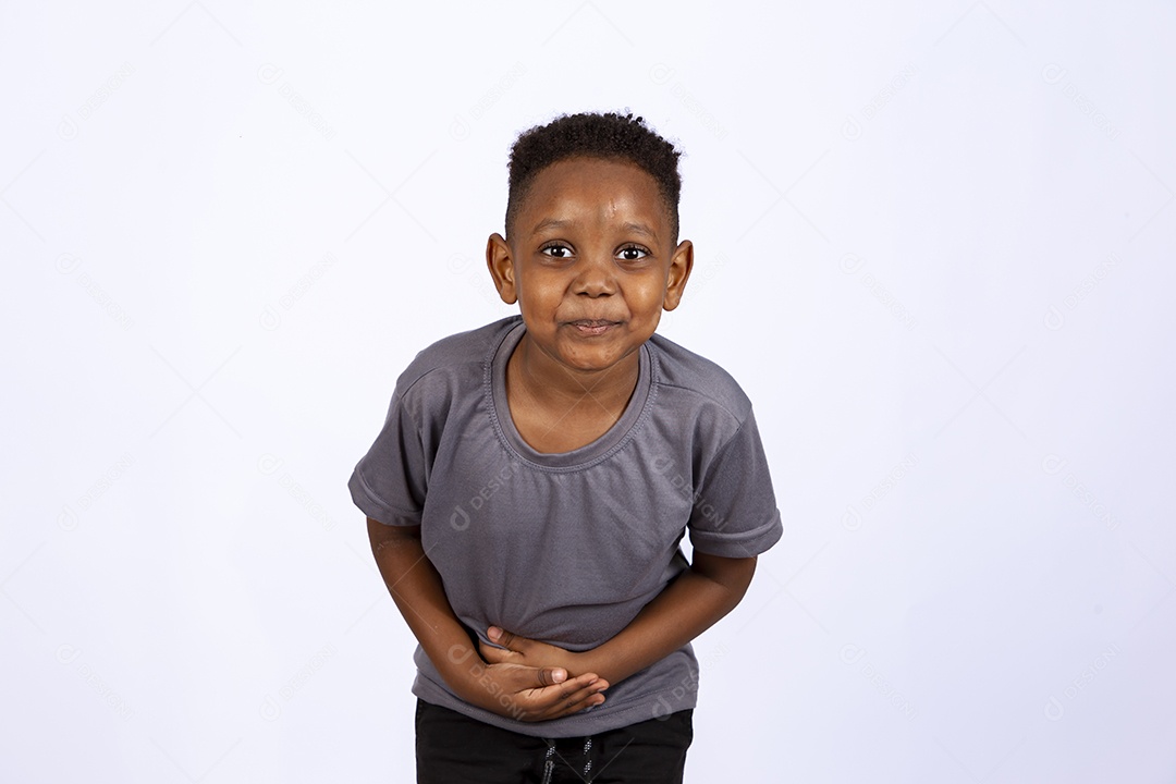 Menino jovem garoto sobre fundo isolado