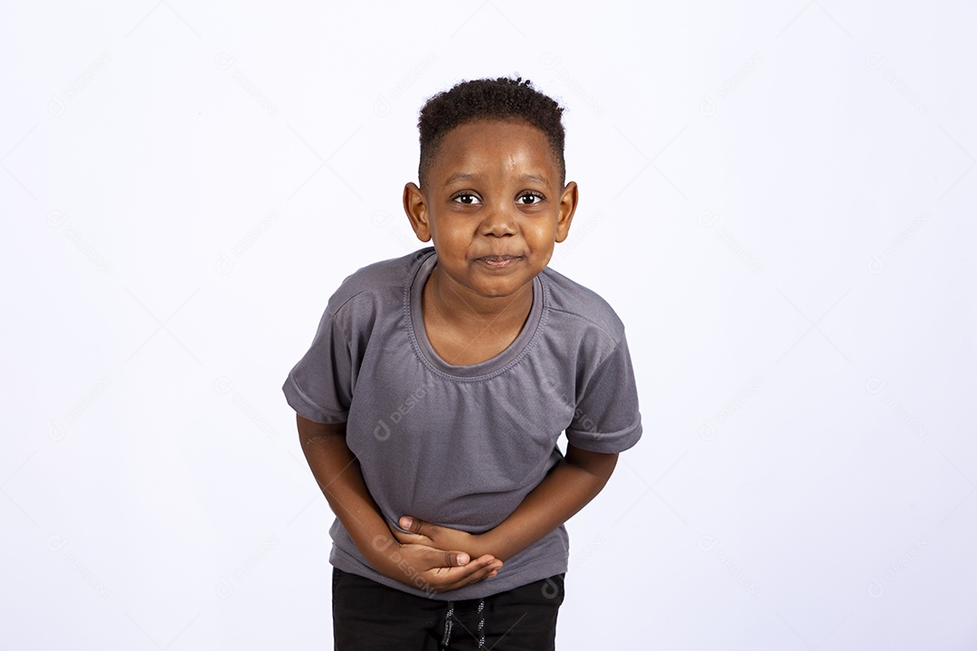 Menino jovem garoto sobre fundo isolado