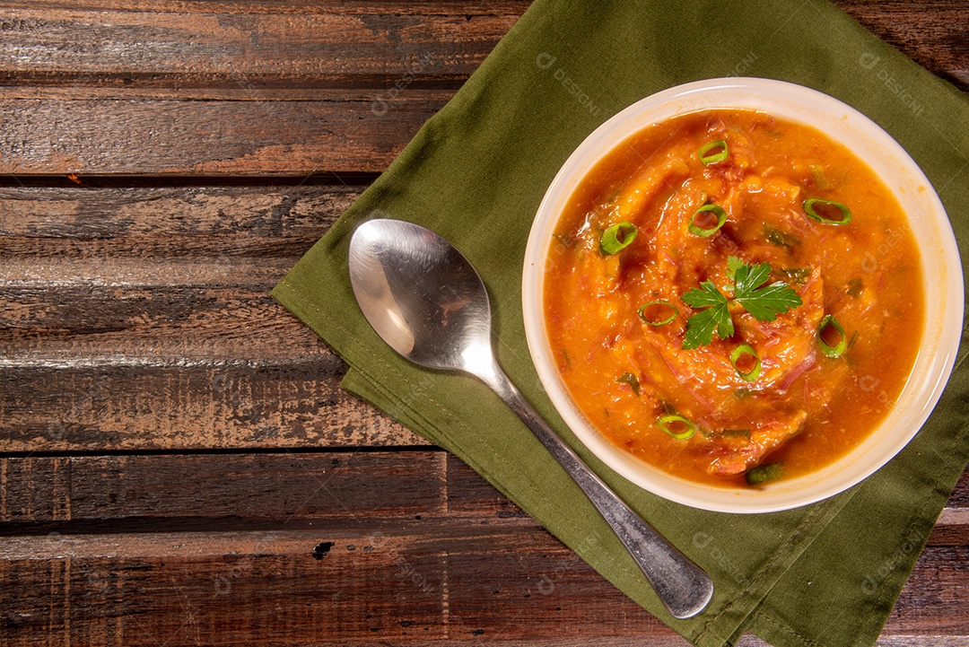 Creme de abóbora caseiro, acompanhado de especiarias. caldo de abóbora.