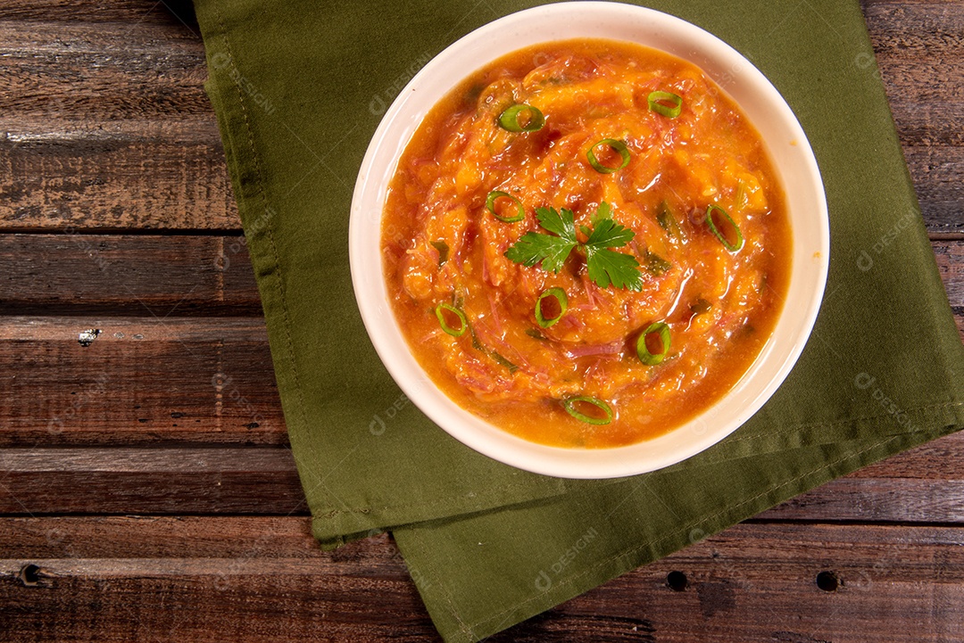 Creme de abóbora caseiro, acompanhado de especiarias. caldo de abóbora.