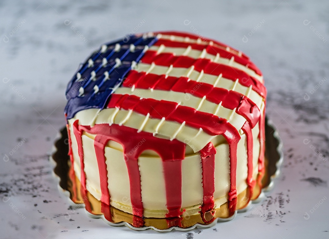 Delicioso bolo decorado com bandeira dos Estados Unidos