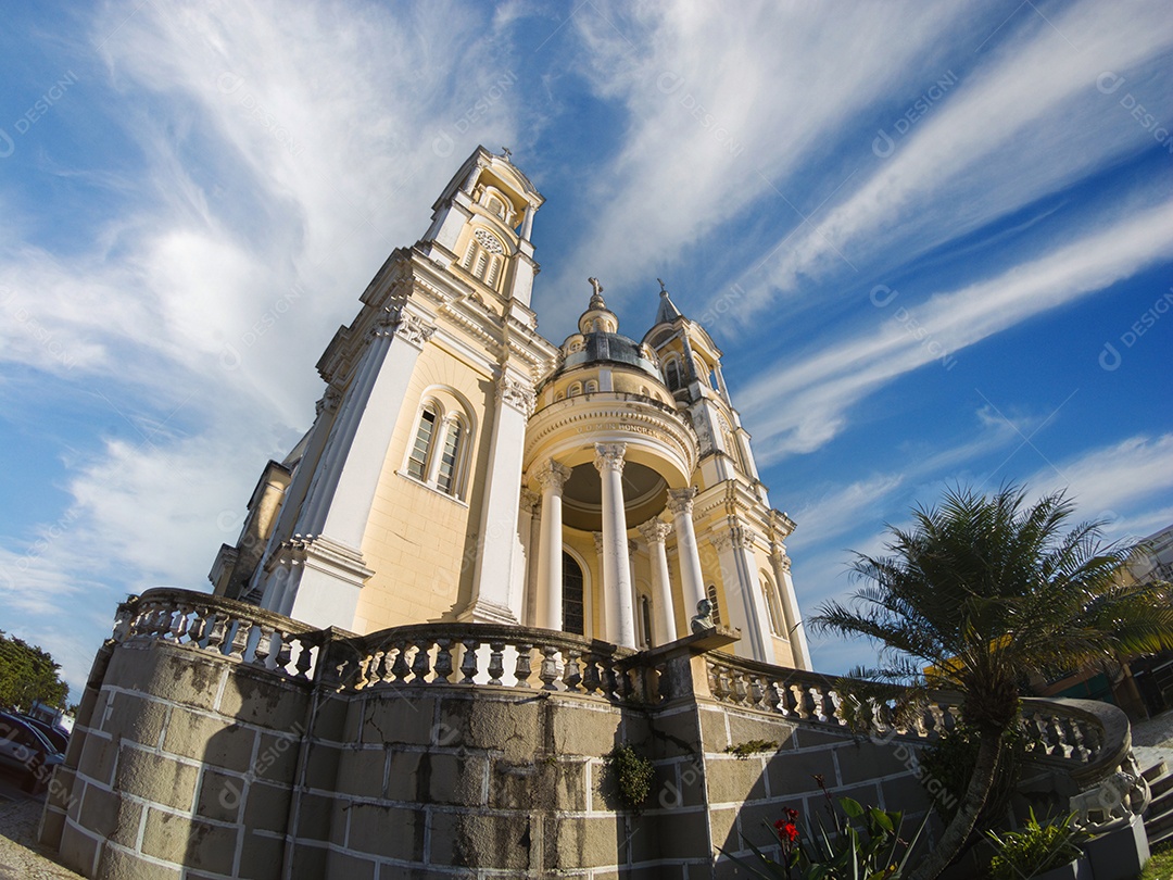 Vista da catedral de São Sebastião no centro histórico da cidade de Ilhéus no sul da Bahia.