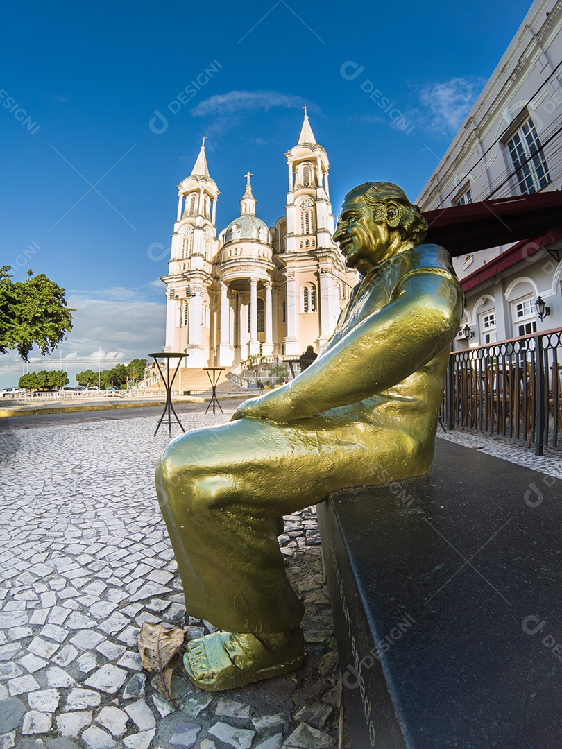 Escultura do escritor Jorge Amado no centro histórico da cidade de Ilhéus, sul da Bahia.