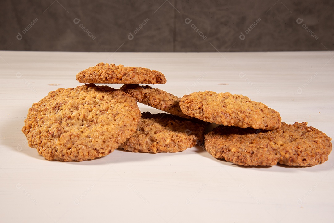 Pilha de biscoitos de manteiga de amendoim. Sobremesa americana tradicional, lanche nutritivo, sobremesa ou café da manhã.