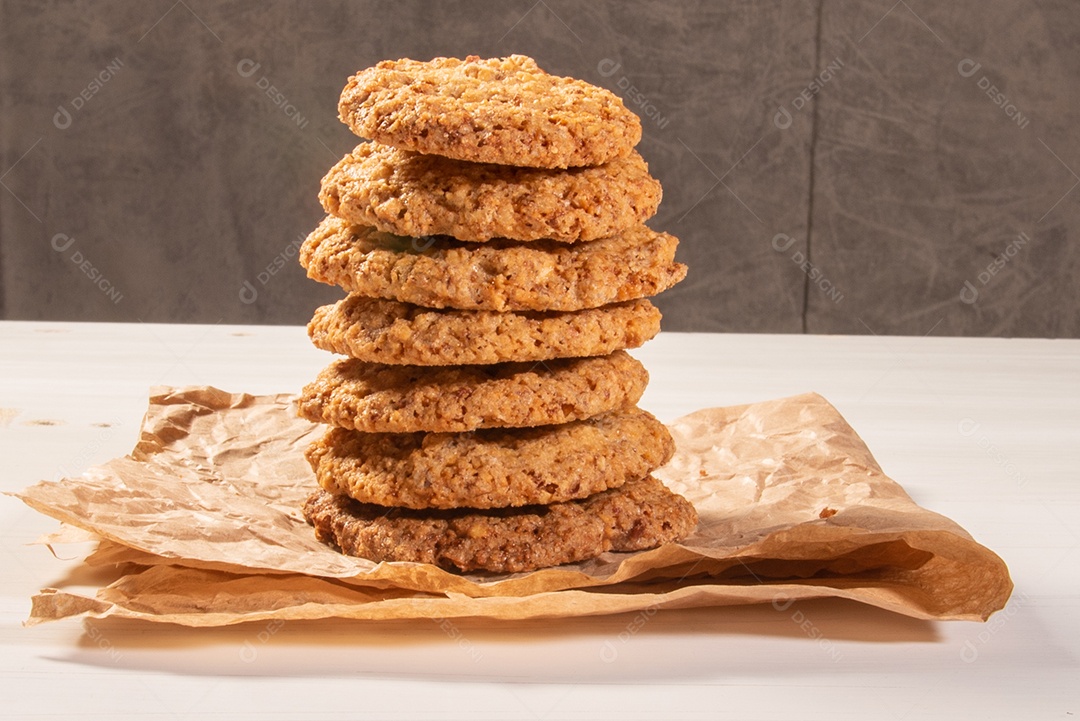 Pilha de biscoitos de manteiga de amendoim. Sobremesa americana tradicional, lanche nutritivo, sobremesa ou café da manhã.
