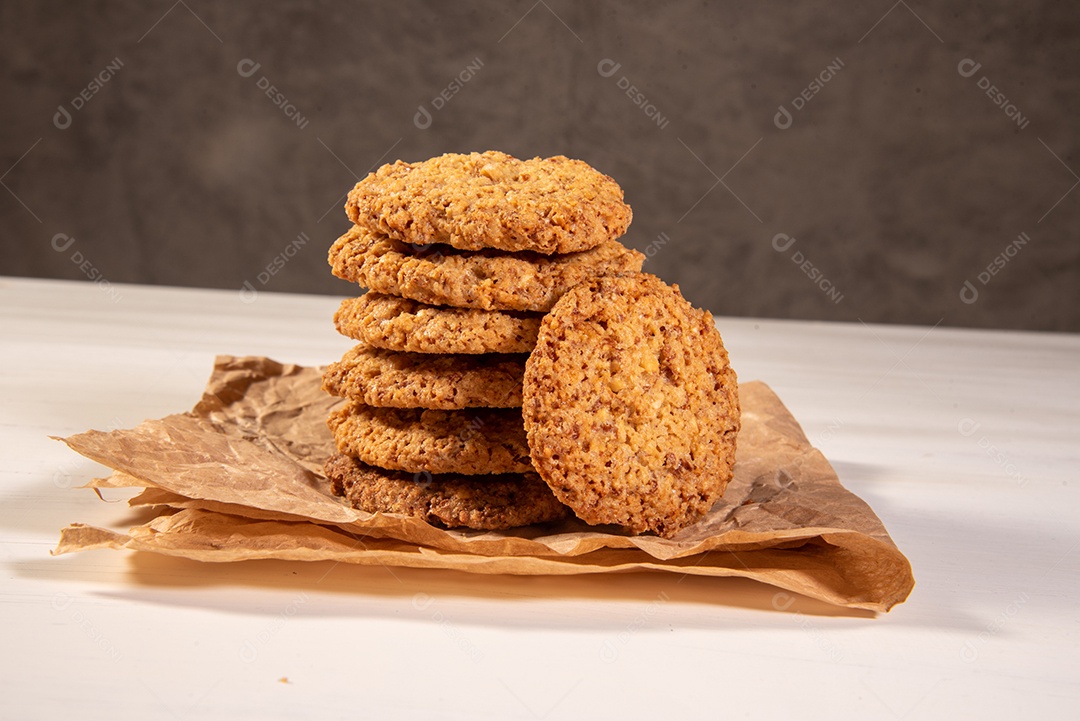 Pilha de biscoitos de manteiga de amendoim. Sobremesa americana tradicional, lanche nutritivo, sobremesa ou café da manhã.