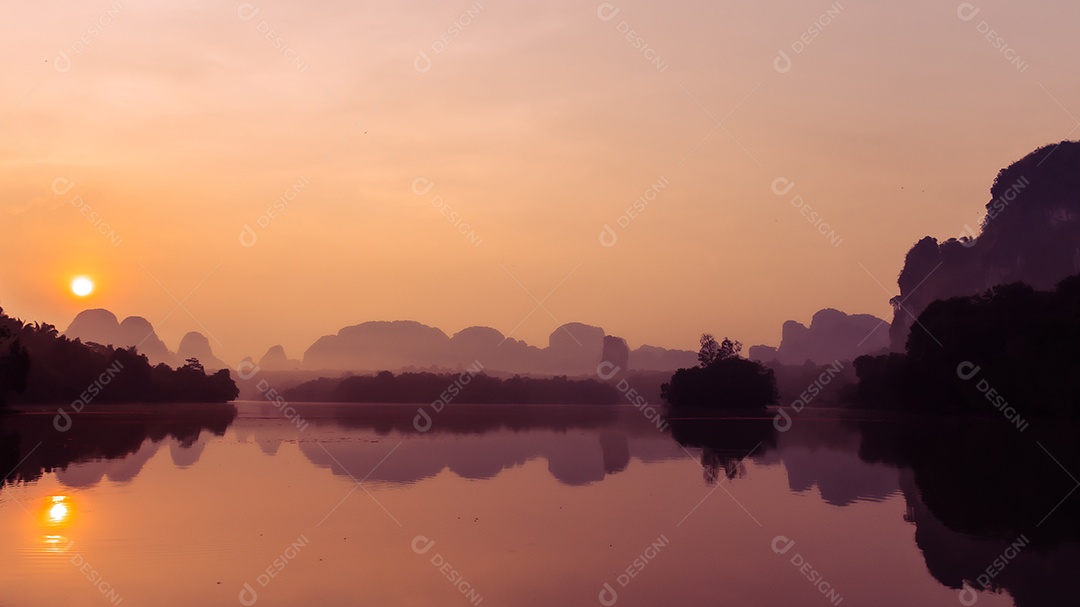 Paisagem Natureza Vista do Lago Nong Thale em Krabi Tailândia