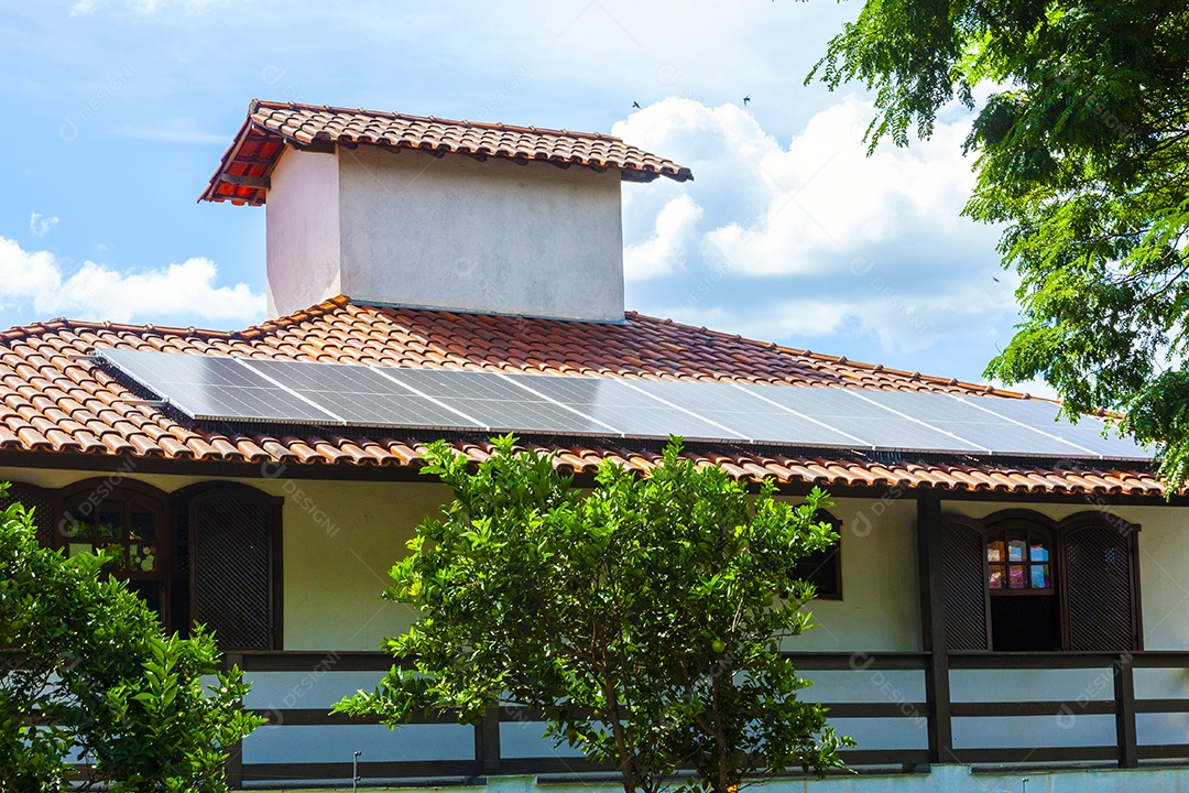 Casa com placa solar