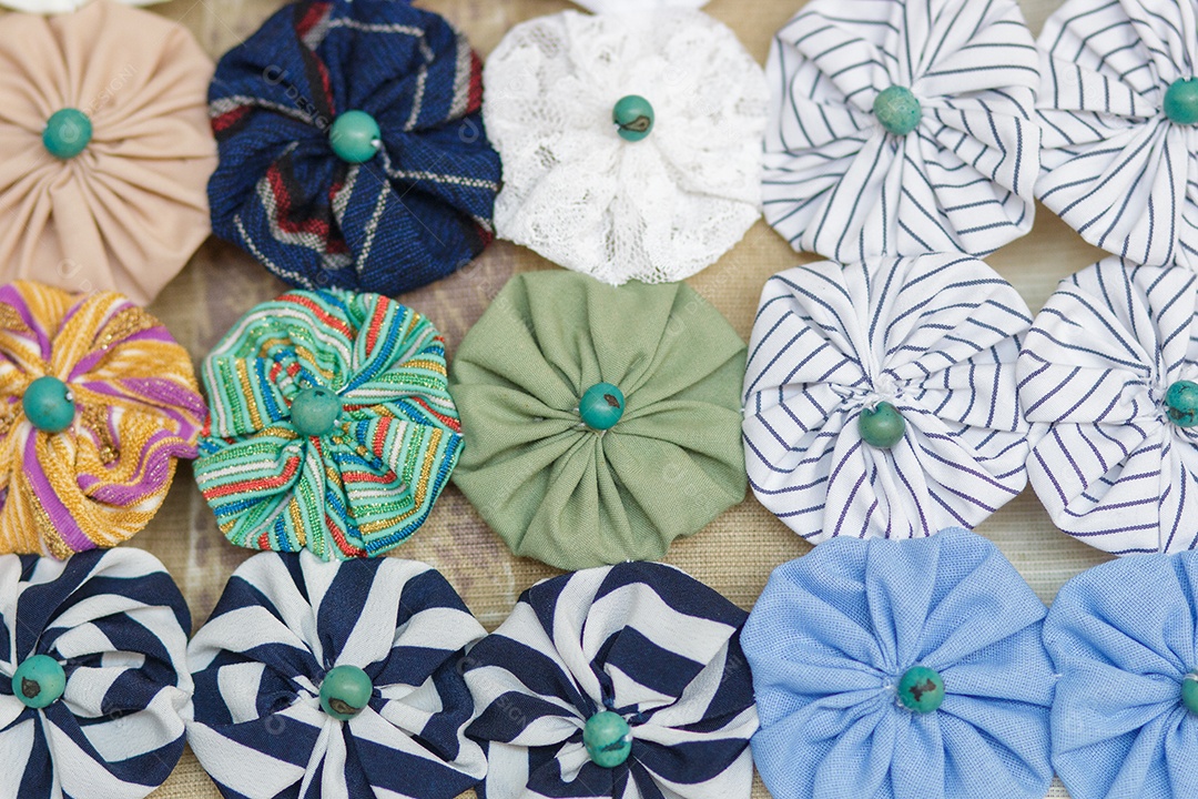 O artesanato do ioiô é composto por vários pequenos feixes de roupas