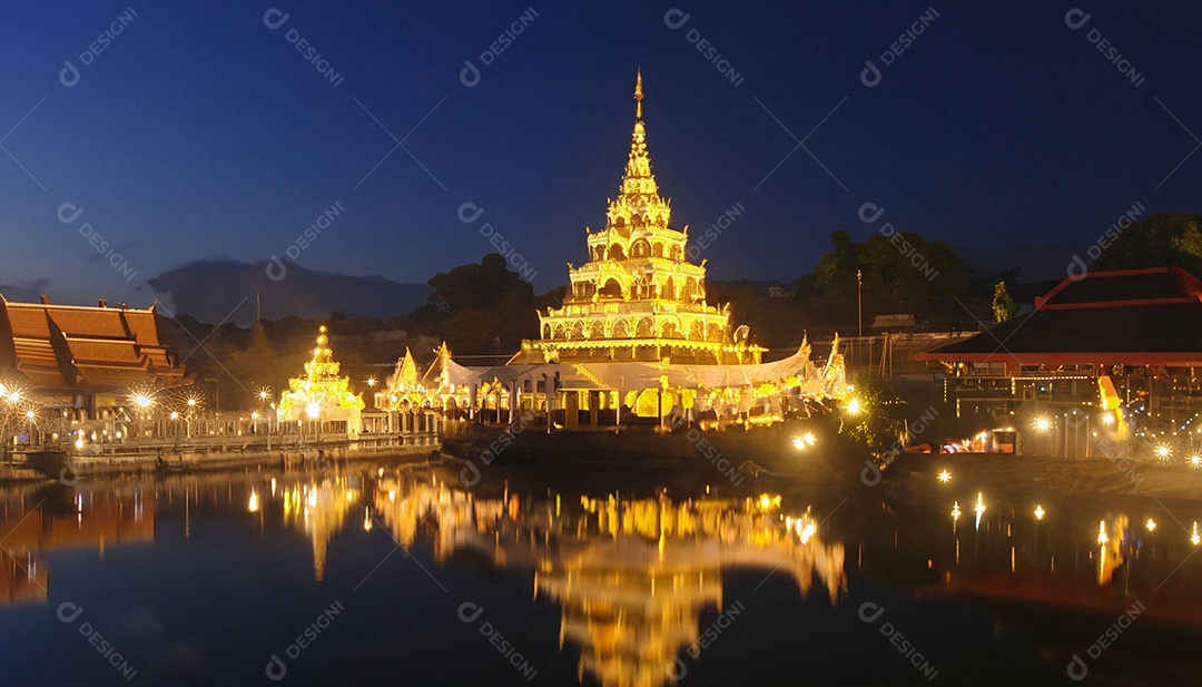 Templos iluminados a noite