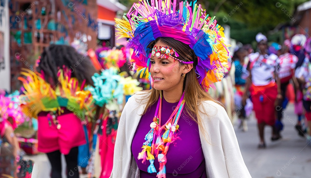 Pessoas fantasiadas para festival de carnaval