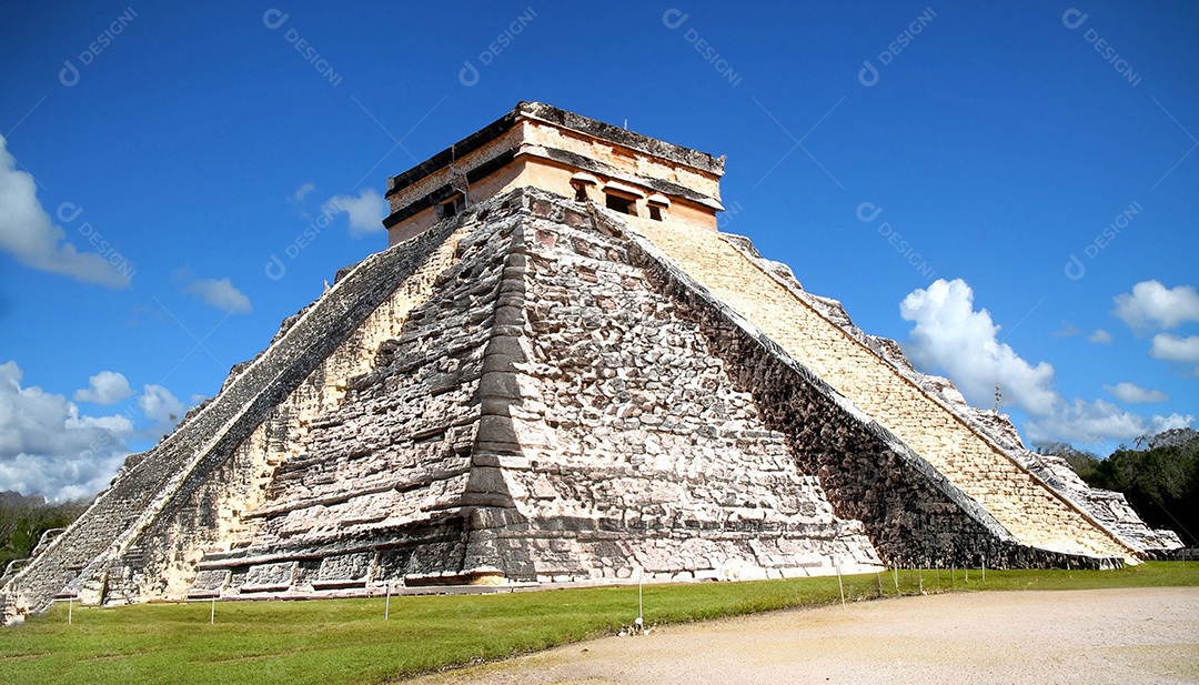 Vista monumento chichen itza no México