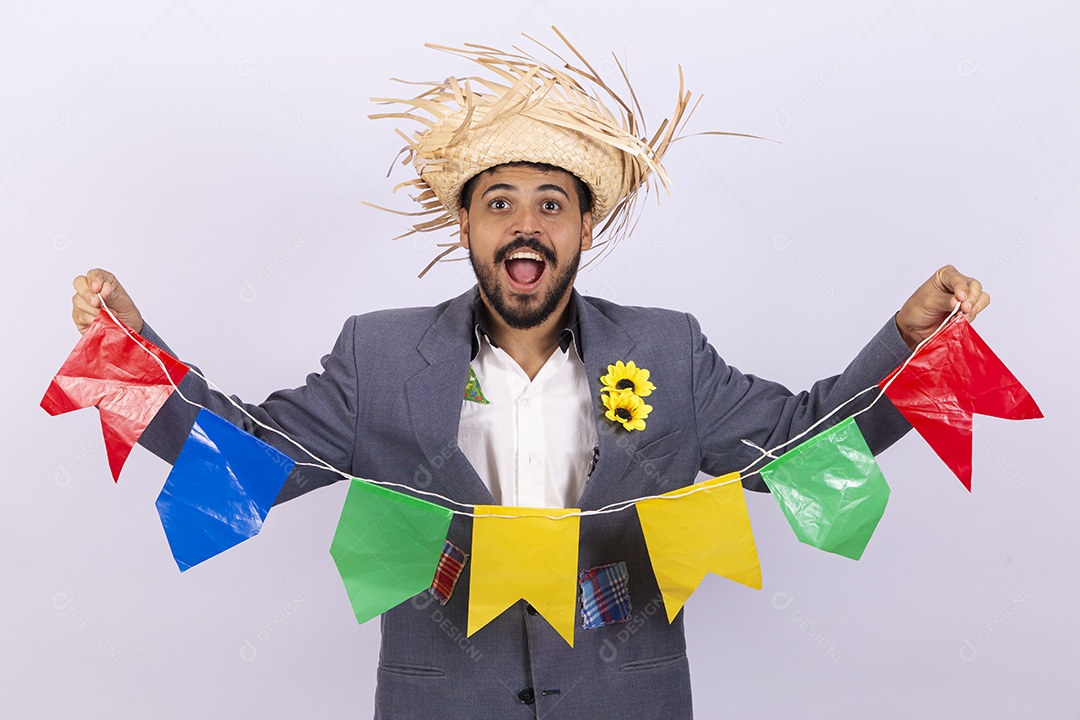 Homem jovem barbudo fantasiada celebrando festas juninas