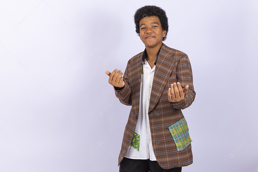 Menino jovem com trajes de festa junina