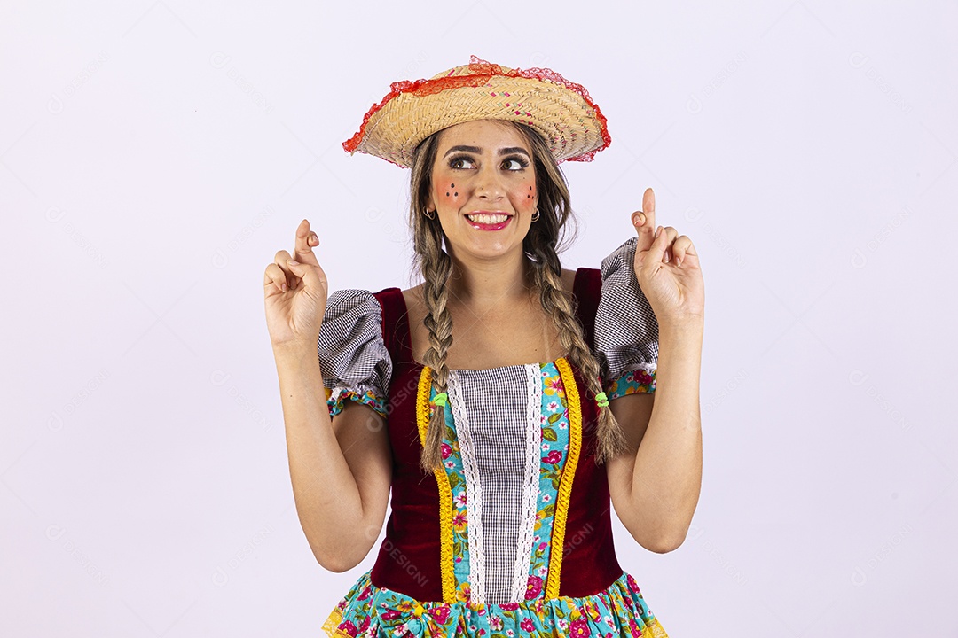 Linda mulher com vestido de festa junina