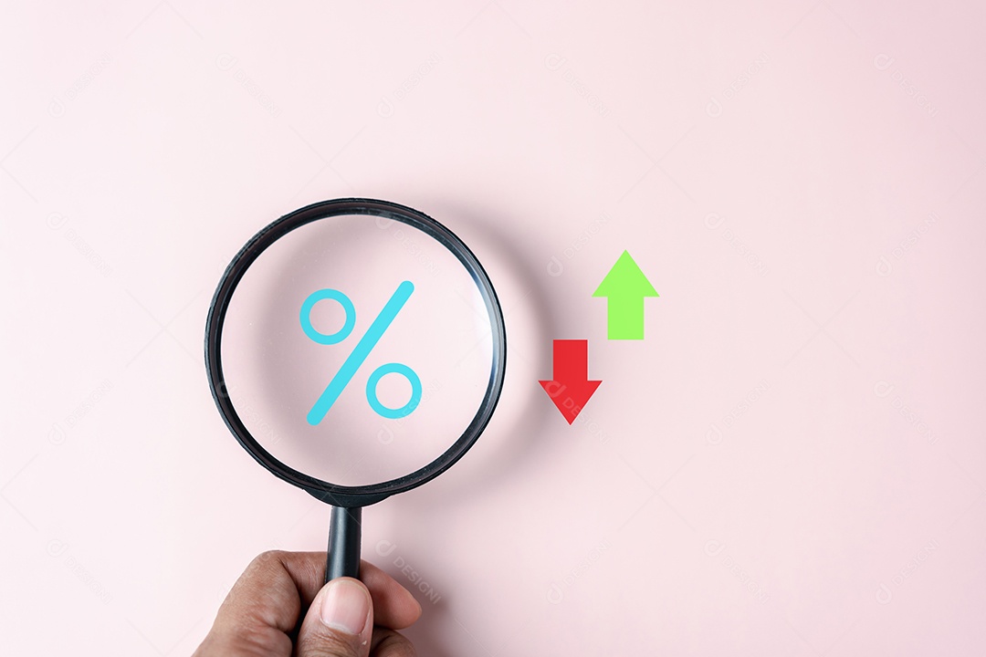 Foco da lupa no ícone de porcentagem dentro para aumentar e diminuir