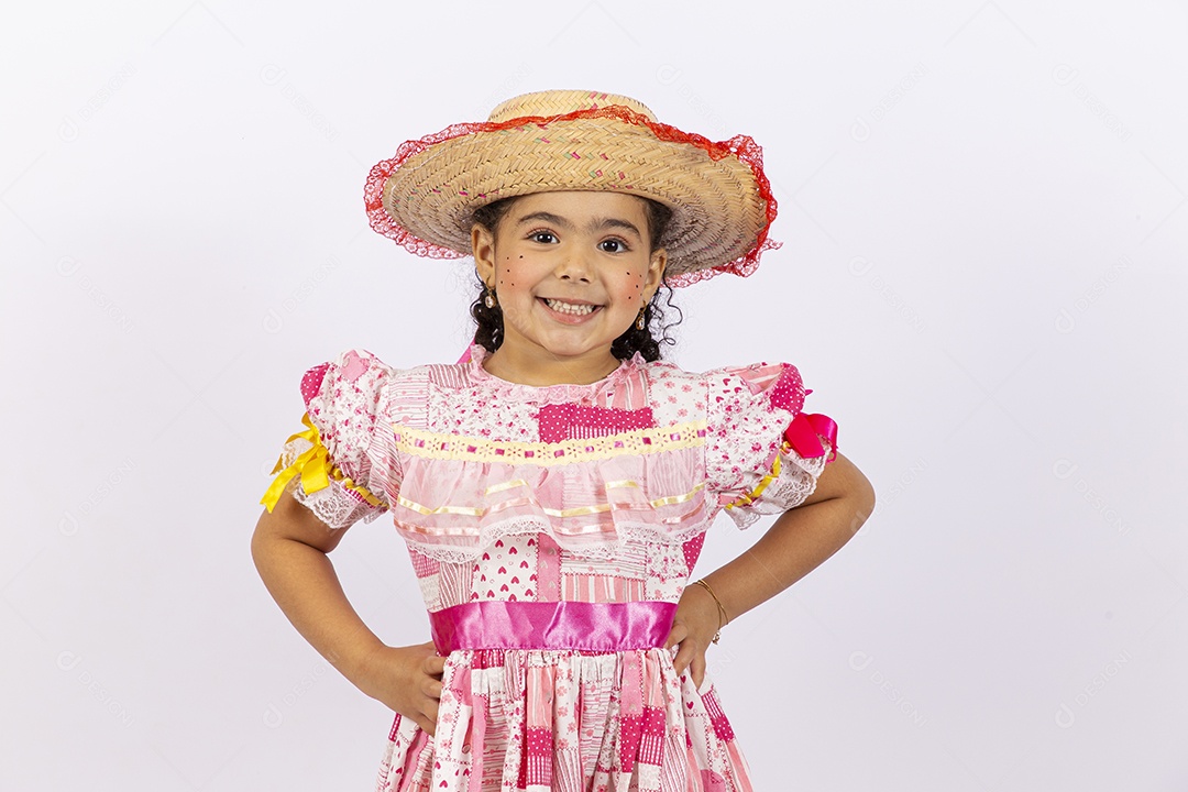 Linda garota com vestido de festa junina