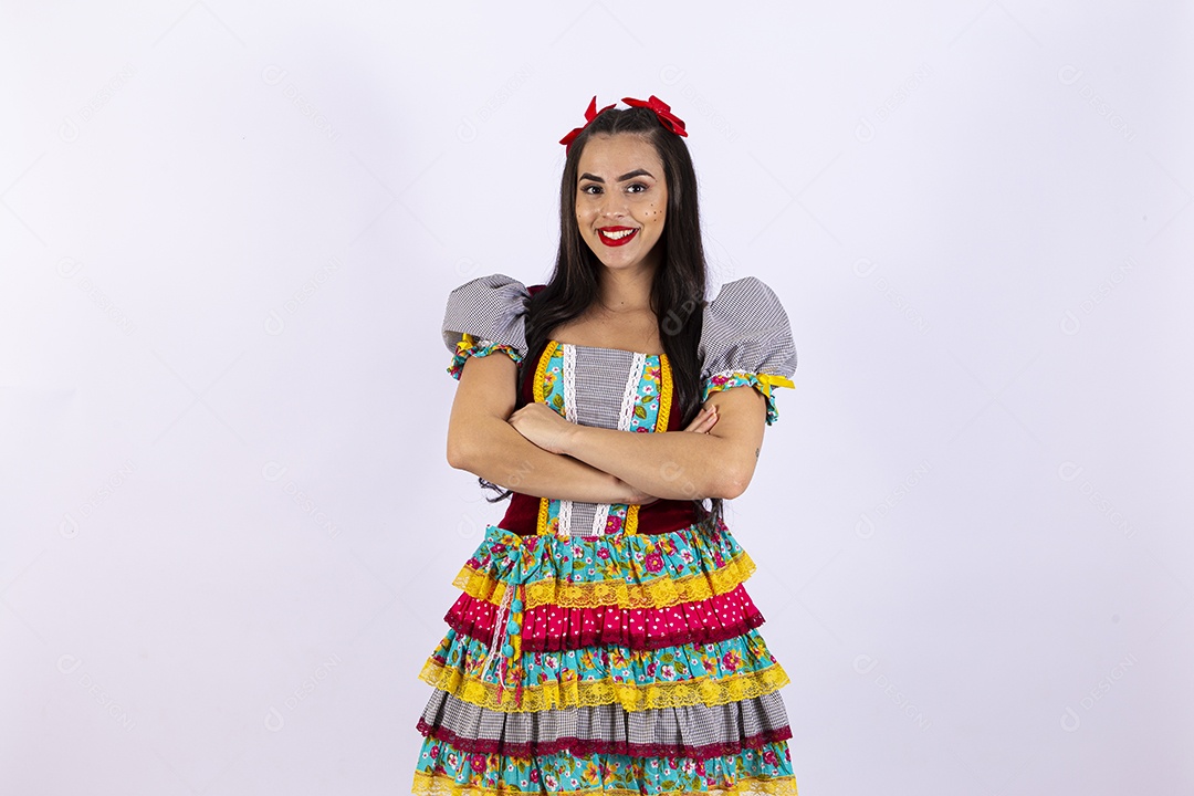 Linda mulher com traje de festa junina