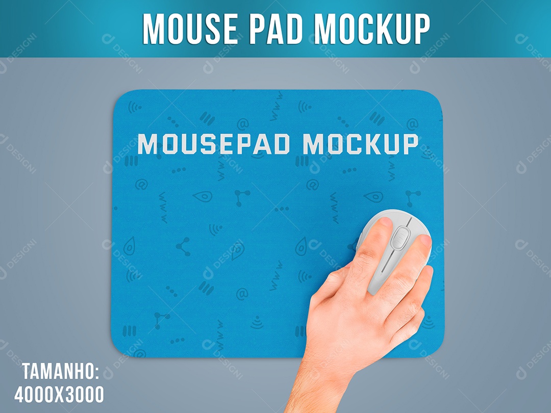 Mouse Pad Mockup com Mão de Homem  PSD Editável