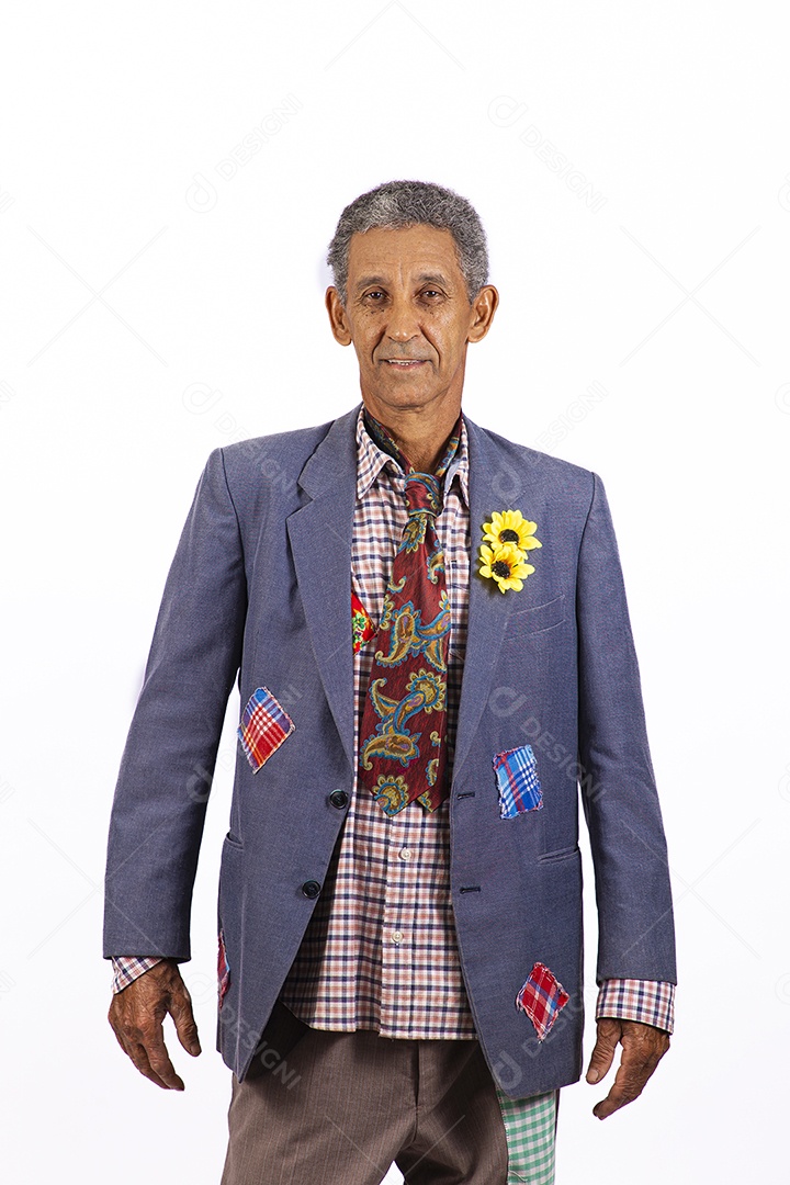 Homem com traje de festa junina