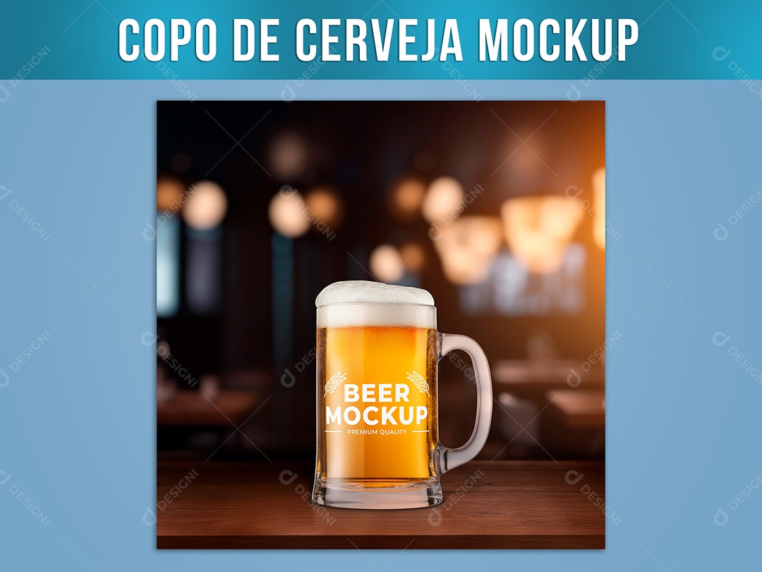 Copo de Cerveja Mockup na Mesa de Madeira Bar Restaurante PSD Editável