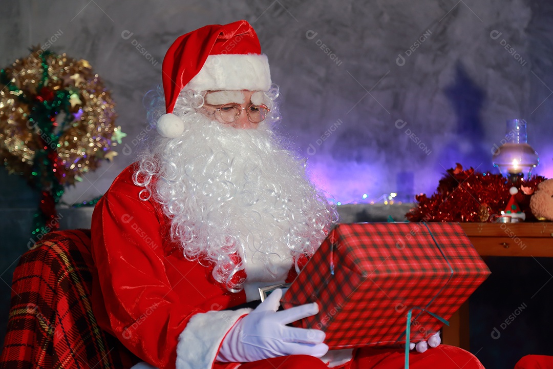 Conceito de Natal. Retrato de um Papai Noel de conto de fadas.