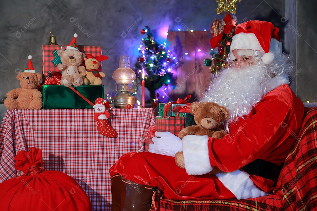 Conceito de Natal. Retrato de um Papai Noel de conto de fadas.