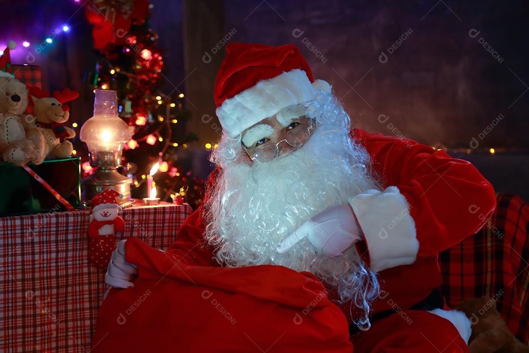 Conceito de Natal. Retrato de um Papai Noel de conto de fadas.