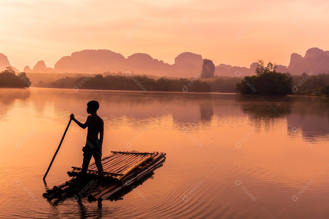 Paisagem Natureza Vista do Lago Nong Thale em Krabi Tailândia
