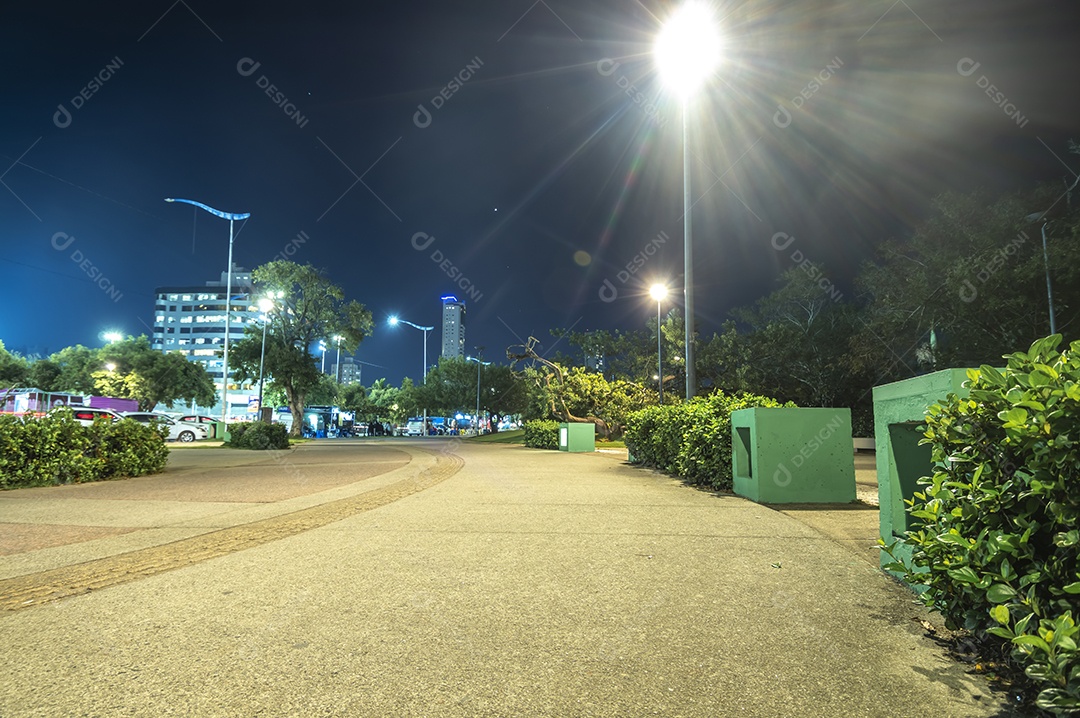 Beira rio em itajai sc, local onde os cariocas praticam esportes e curtem a vida na cidade.