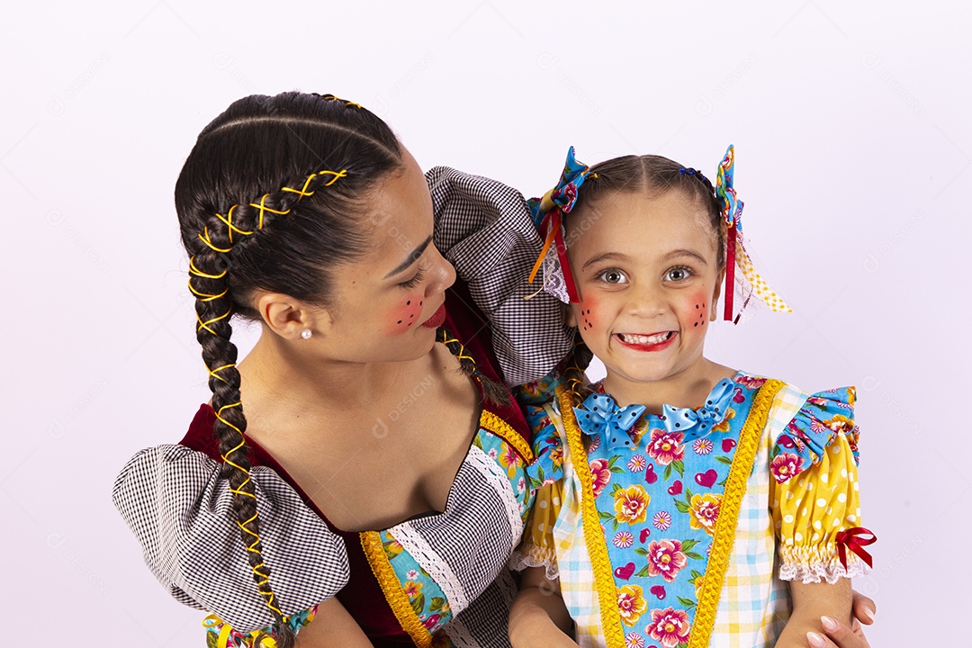 Lindas meninas com vestido de festa junina