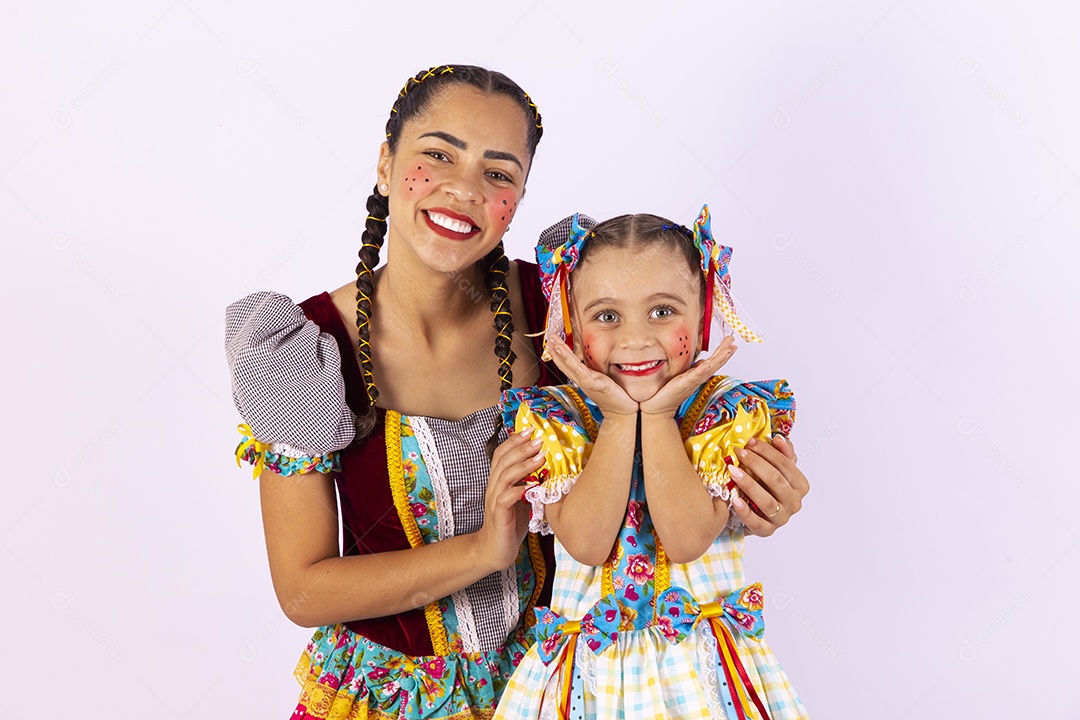 Lindas meninas com vestido de festa junina
