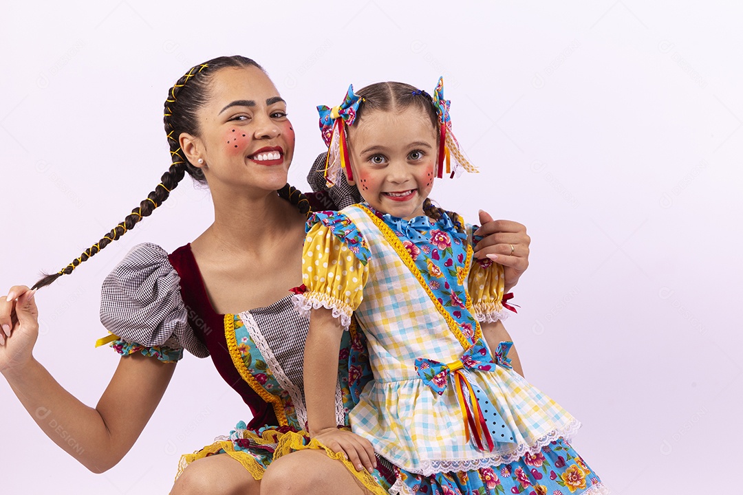 Lindas meninas com vestido de festa junina